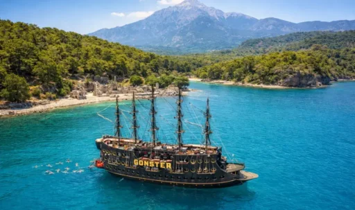 Alternative view of Gonster Pirate Boat Tour from Belek